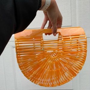 Bold purse 🔥🍑🍊